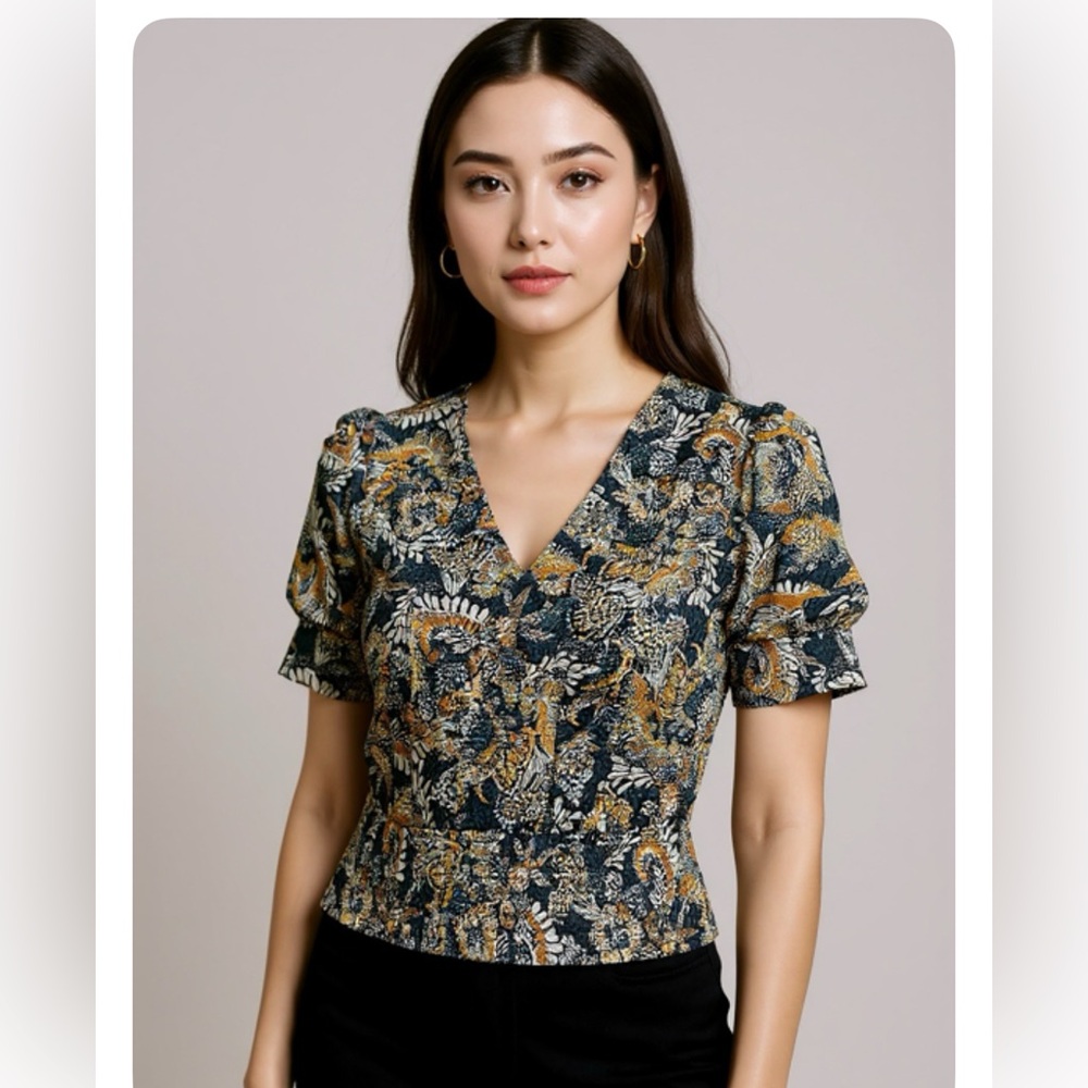 DR2 Multicolor Floral Blouse smocked waist and elastic sleeve so beautify #fall